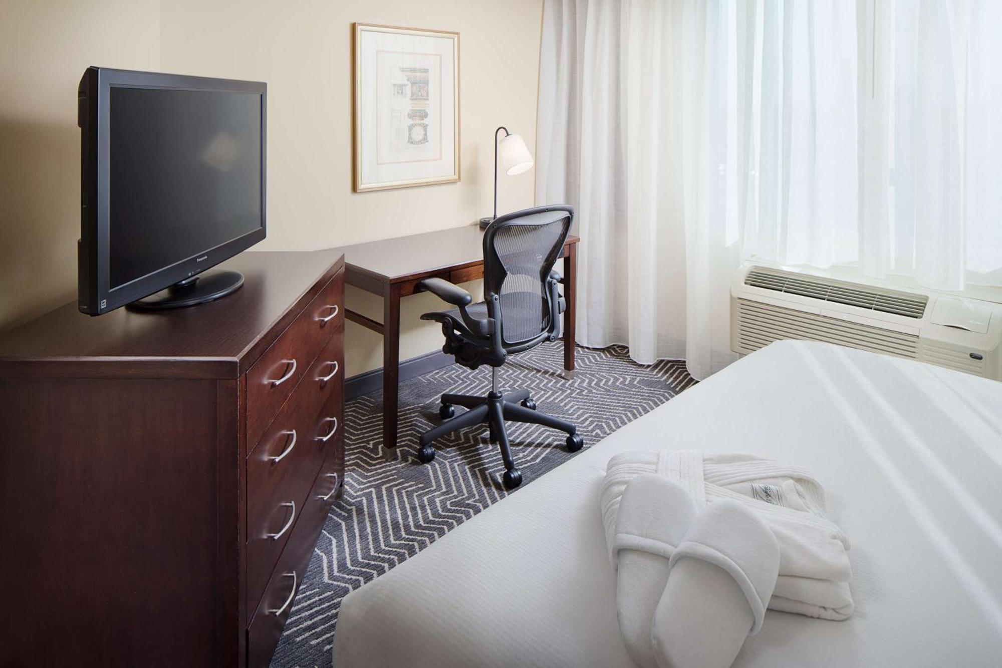 Doubletree By Hilton Los Angeles/Commerce Bagian luar foto