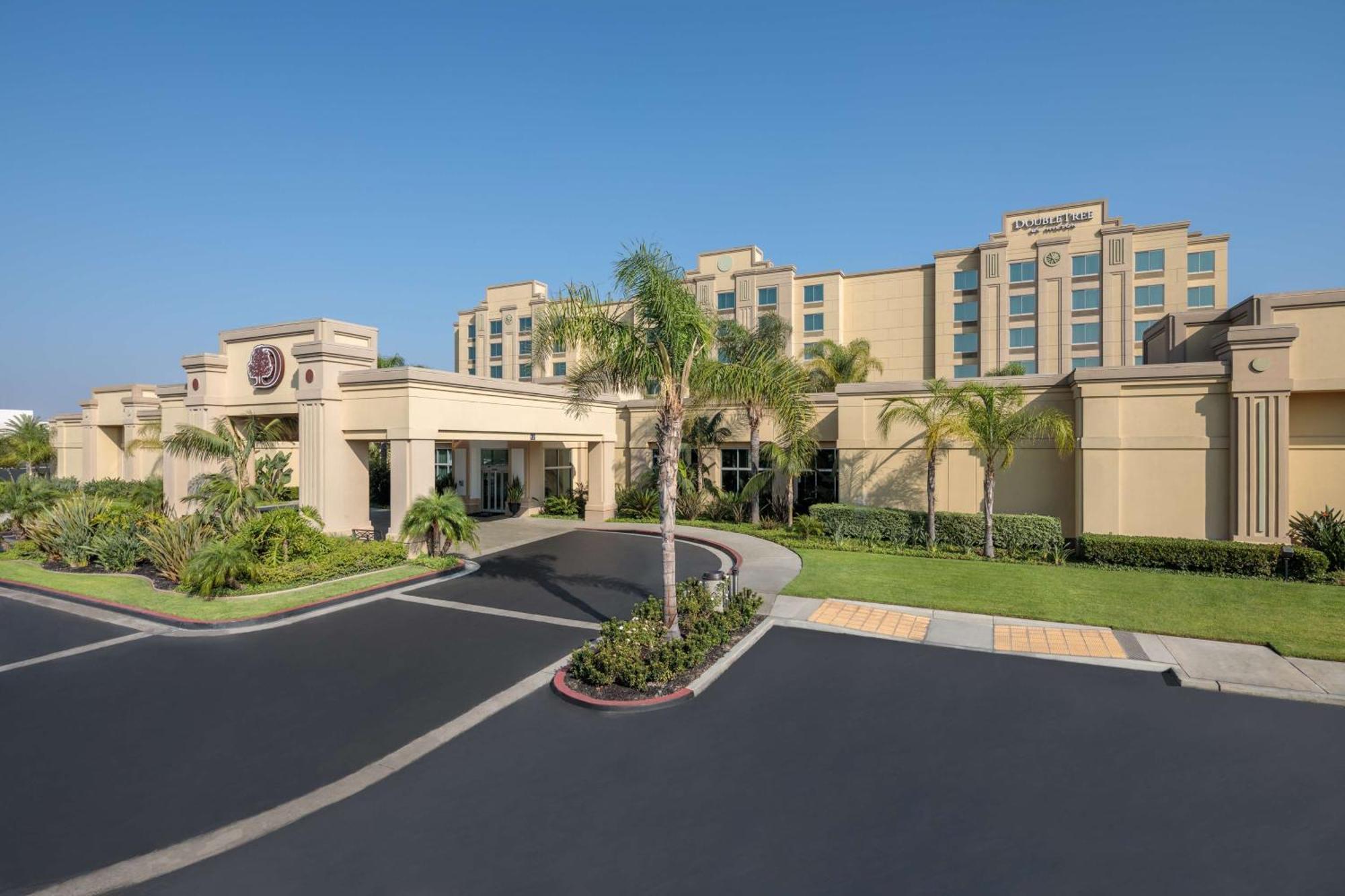 Doubletree By Hilton Los Angeles/Commerce Bagian luar foto