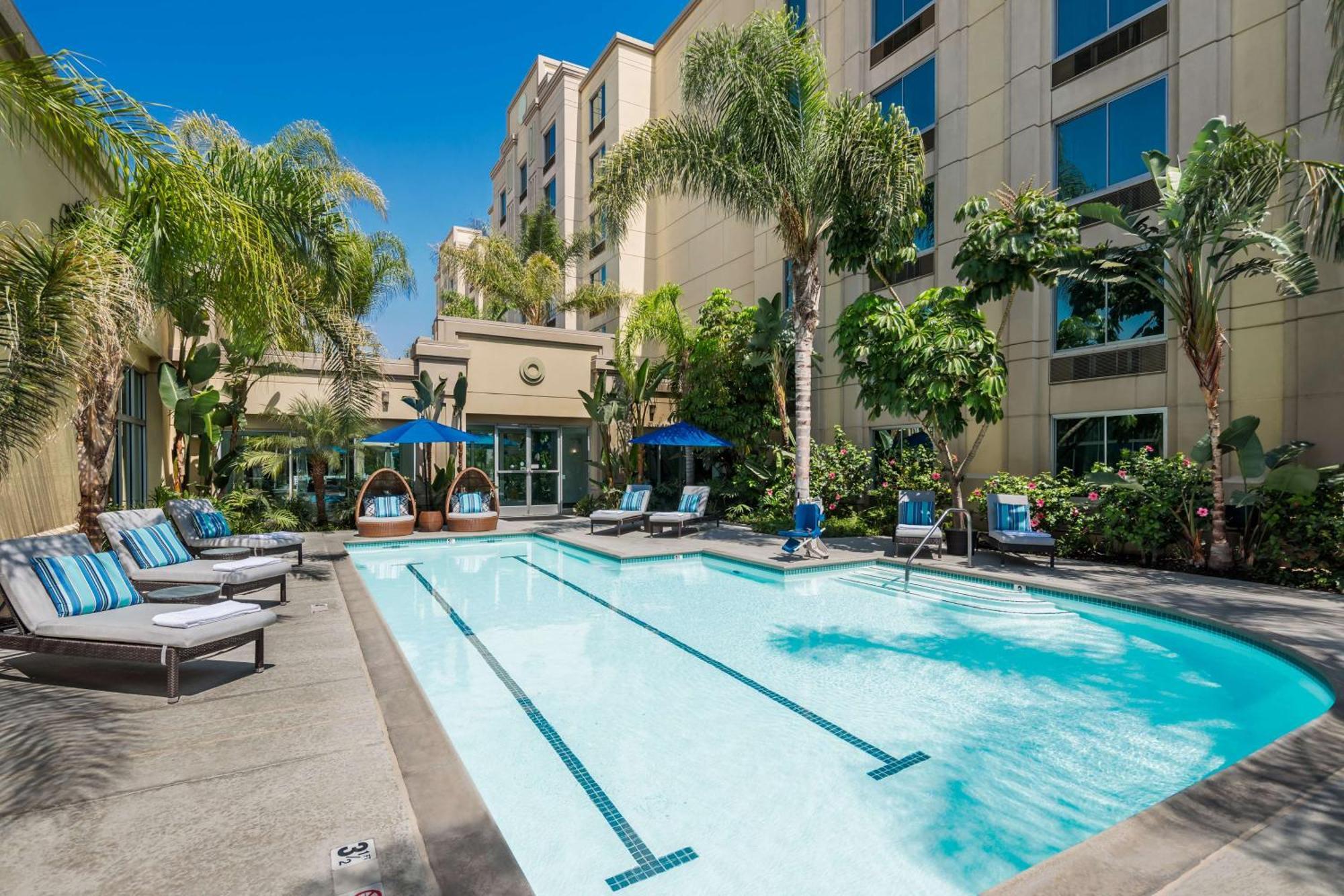 Doubletree By Hilton Los Angeles/Commerce Bagian luar foto